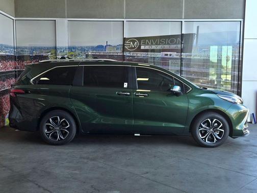 2026 Toyota Sienna Platinum