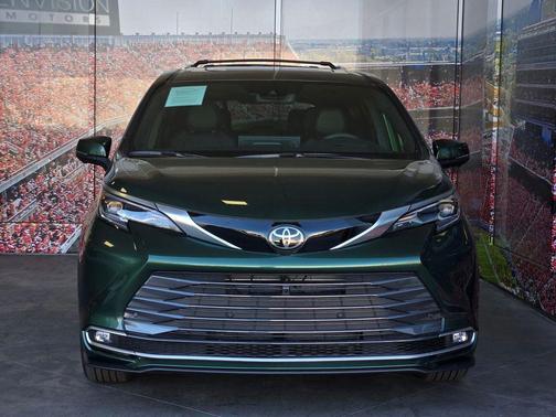 2026 Toyota Sienna Platinum