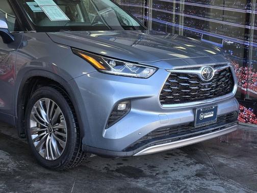 2022 Toyota Highlander Platinum