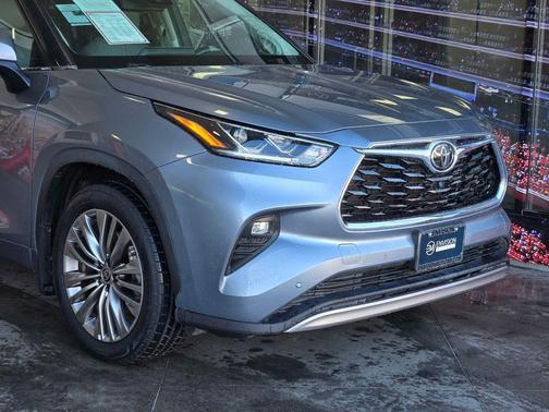 2022 Toyota Highlander Platinum