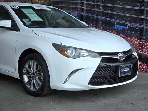 2016 Toyota Camry SE