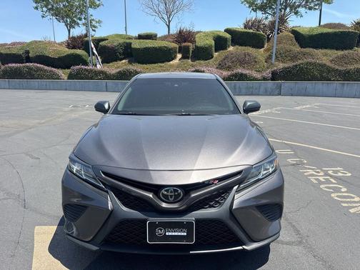 Predawn Gray Mica 2018 Toyota Camry SE