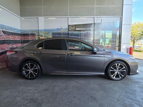 Predawn Gray Mica 2018 Toyota Camry SE