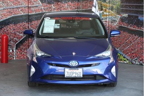 2016 Toyota Prius Four Touring