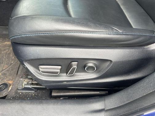 2016 Toyota Prius Four Touring