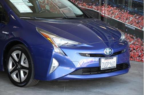 2016 Toyota Prius Four Touring