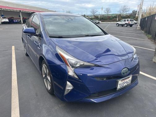 2016 Toyota Prius Four Touring