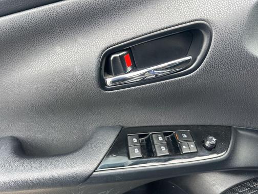 2016 Toyota Prius Four Touring