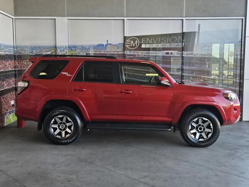 2024 Toyota 4Runner TRD Off Road