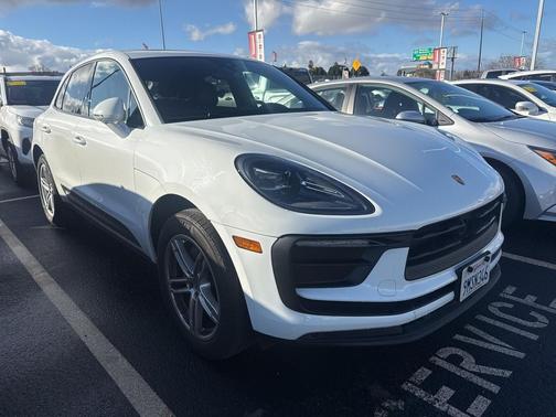 2024 Porsche Macan Base