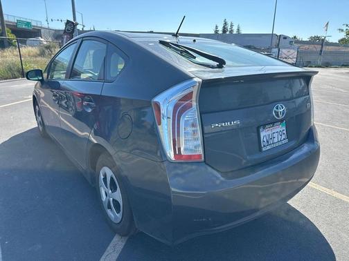 Winter Gray Metallic 2012 Toyota Prius Two