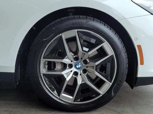 2024 BMW i5 eDrive40