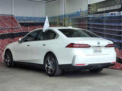 2024 BMW i5 eDrive40