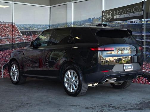 2025 Land Rover Range Rover Sport SE