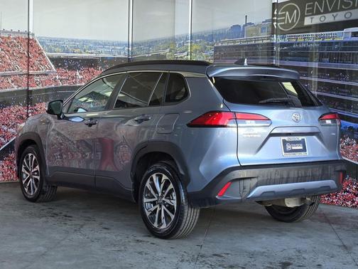 2023 Toyota Corolla Cross XLE