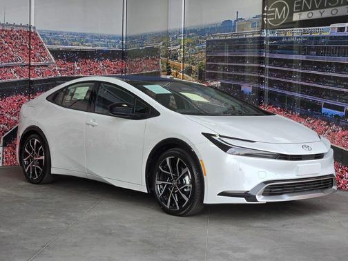 Wind Chill Pearl 2026 Toyota Prius Plug-In Hybrid XSE Premium