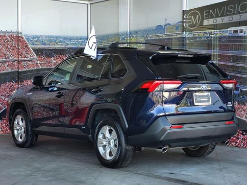 2020 Toyota RAV4 Hybrid XLE
