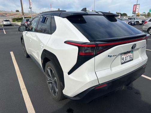 2023 Toyota bZ4X Limited