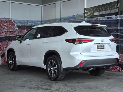 2026 Toyota Highlander XLE