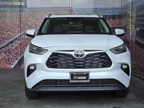 2026 Toyota Highlander XLE