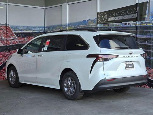 2026 Toyota Sienna XLE