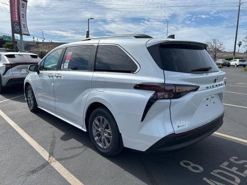 2026 Toyota Sienna XLE