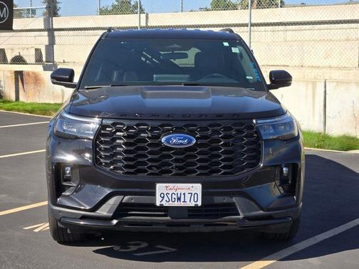 AGATE BLACK METALLIC 2025 Ford Explorer ST-Line