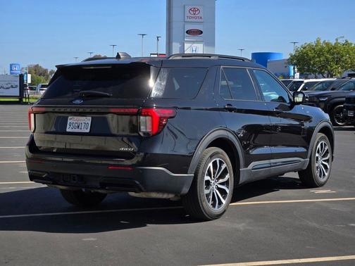 AGATE BLACK METALLIC 2025 Ford Explorer ST-Line