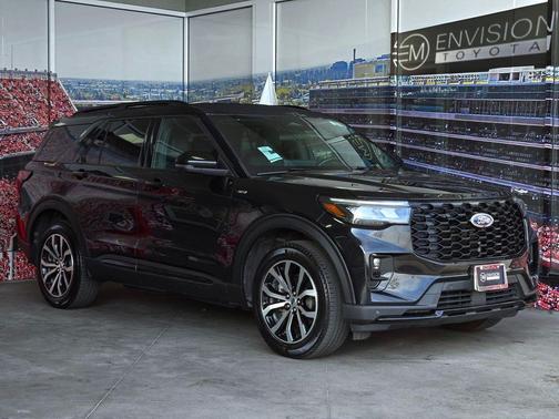 AGATE BLACK METALLIC 2025 Ford Explorer ST-Line