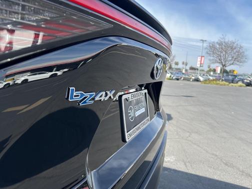 2024 Toyota bZ4X XLE
