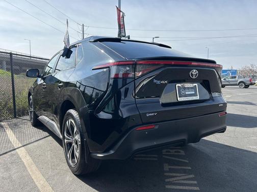 2024 Toyota bZ4X XLE