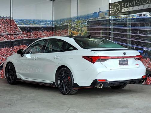 Ice Edge/Midnight Black Metallic 2021 Toyota Avalon TRD