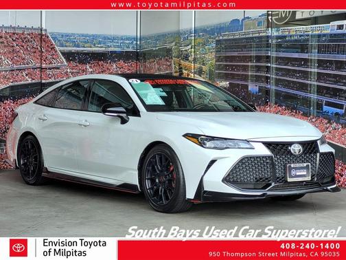 Ice Edge/Midnight Black Metallic 2021 Toyota Avalon TRD