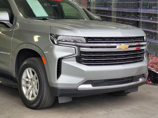 2023 Chevrolet Suburban LT