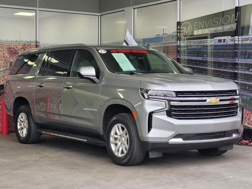 2023 Chevrolet Suburban LT