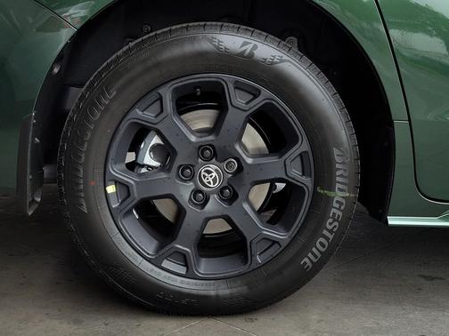 2025 Toyota Sienna Woodland Edition