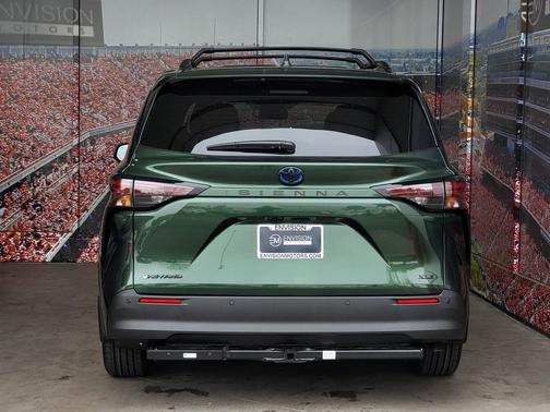 2025 Toyota Sienna Woodland Edition