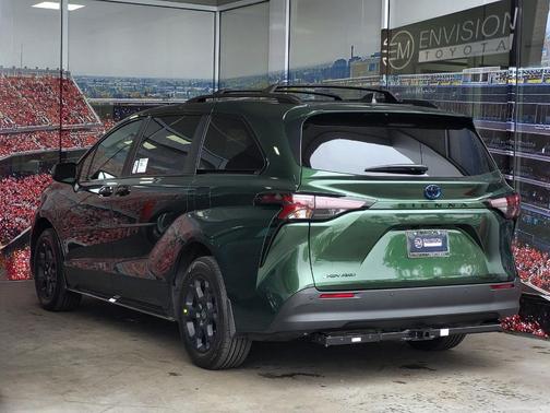 2025 Toyota Sienna Woodland Edition