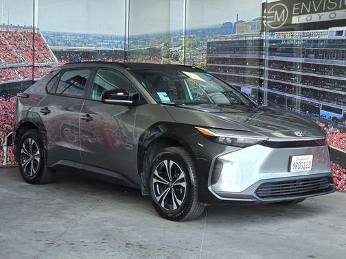 2024 Toyota bZ4X XLE
