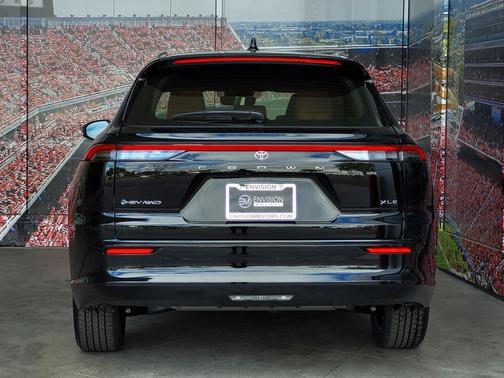 2025 Toyota Crown Signia XLE