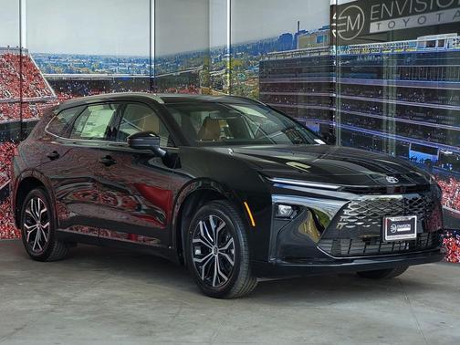 2025 Toyota Crown Signia XLE