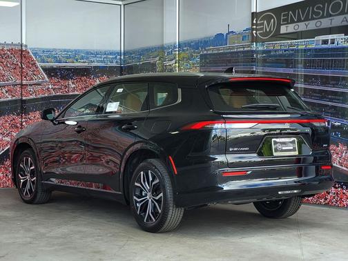 2025 Toyota Crown Signia XLE