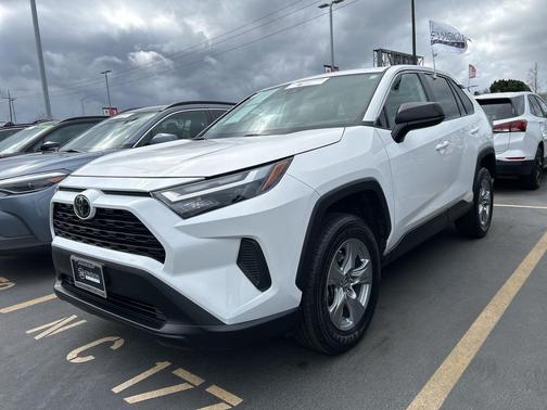 2023 Toyota RAV4 LE