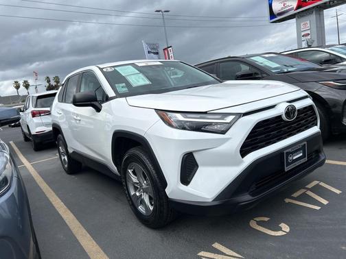 2023 Toyota RAV4 LE