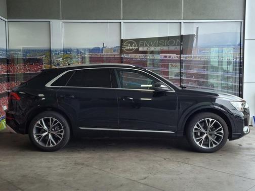 2024 Audi Q8 55 Premium Plus