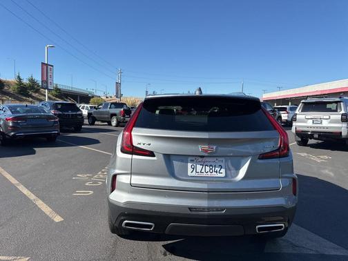 2024 Cadillac XT4 Premium Luxury