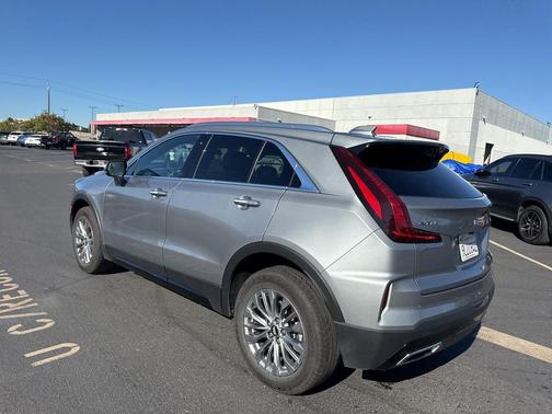 2024 Cadillac XT4 Premium Luxury