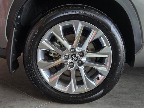 Heavy Metal 2026 Toyota Highlander Hybrid Limited