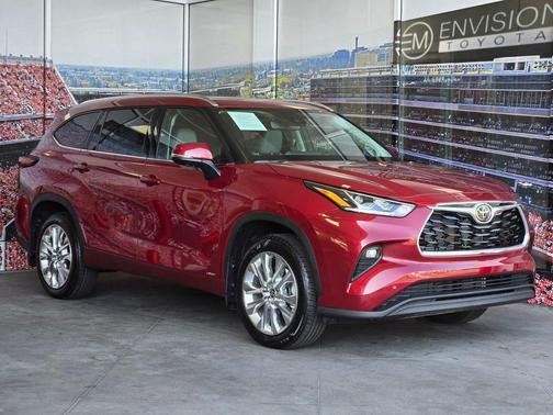 Ruby Flare Pearl 2026 Toyota Highlander Hybrid Limited