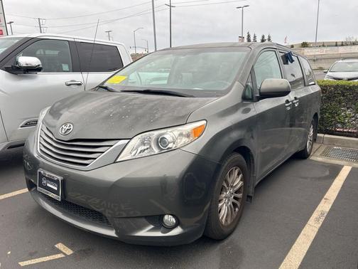 2013 Toyota Sienna XLE